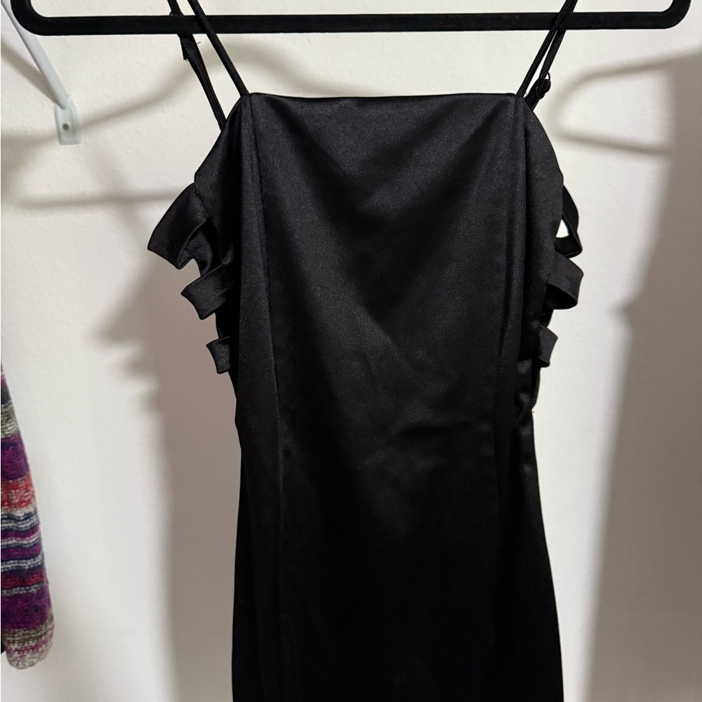 Elegant Black Ruffle Strap Dress